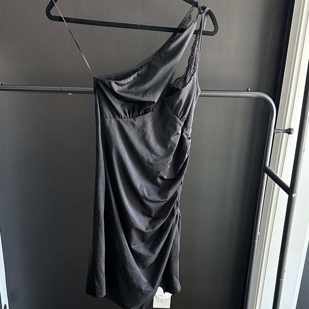 Chic One-Shoulder Black Dress